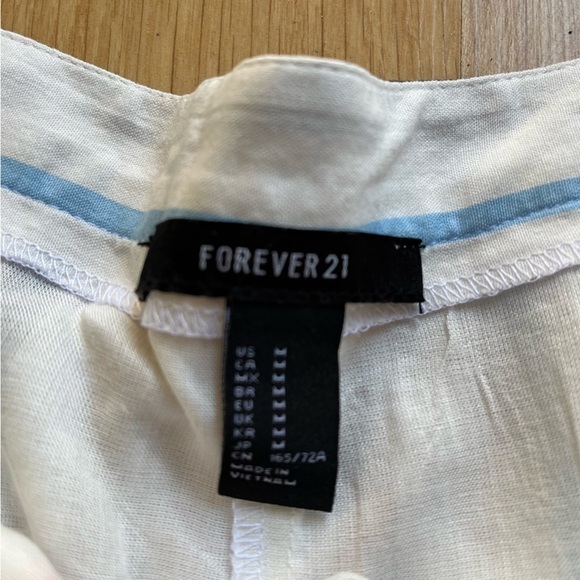 Forever 21 cropped white striped pants super cute gaucho wide leg size MEDIUM - Picture 2 of 4